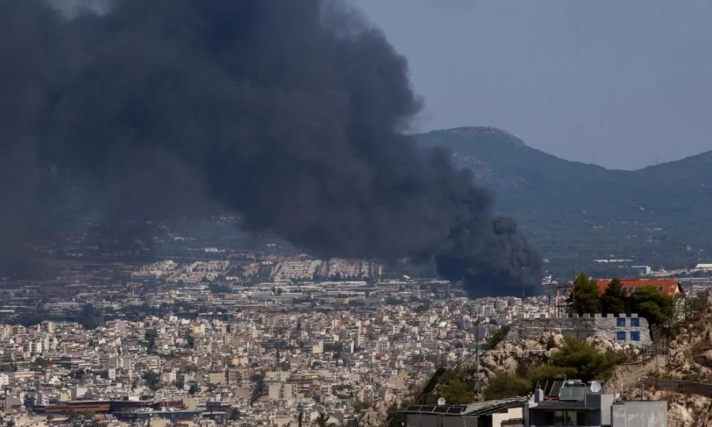 Φωτιά στη Μεταμόρφωση: Άκρως τοξικός ο καπνός - Πόσο επιβαρύνθηκε η Αττική